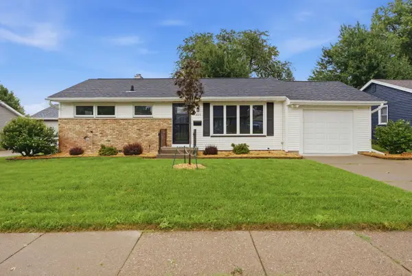 3024 Grove Street, Davenport, IA 52804