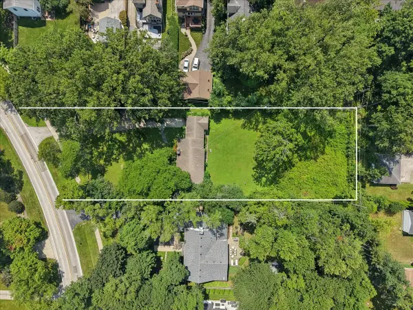 1438 N Sheridan Road, Lake Forest, IL 60045