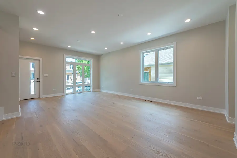 4945 W Berenice Avenue, Chicago, IL 60641 - #3