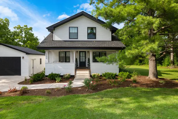 300 Geneva Road, Glen Ellyn, IL 60137