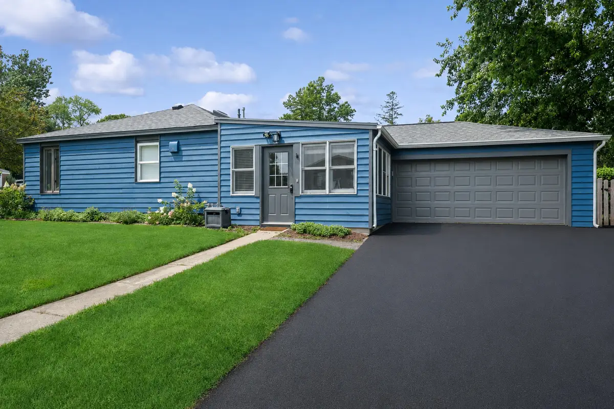 648 E Rockland Road, Libertyville, IL 60048 - #1