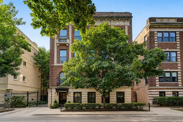 443 W Aldine Street #3, Chicago, IL 60657