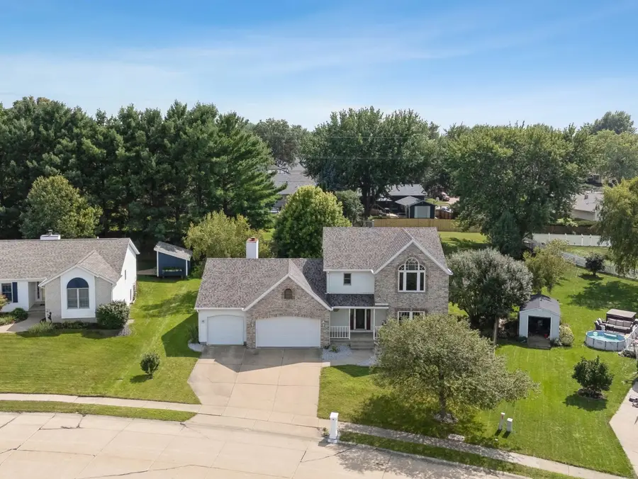 1421 W 60th Street, Davenport, IA 52806 - #2