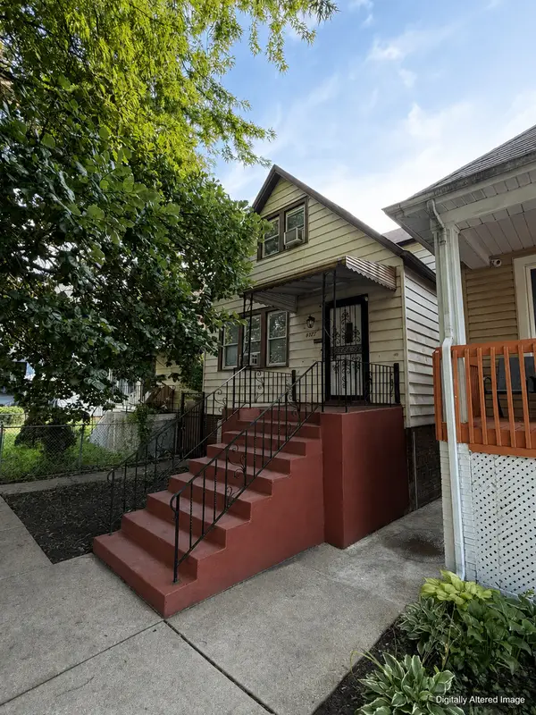8322 S Burnham Avenue, Chicago, IL 60617