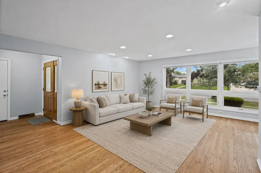 319 Gareth Lane, Schaumburg, IL 60193 - #3