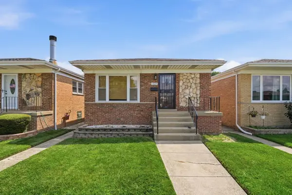 11625 S Avenue L, Chicago, IL 60617