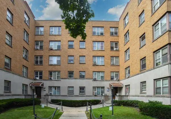 2610 W Balmoral Avenue #203, Chicago, IL 60625