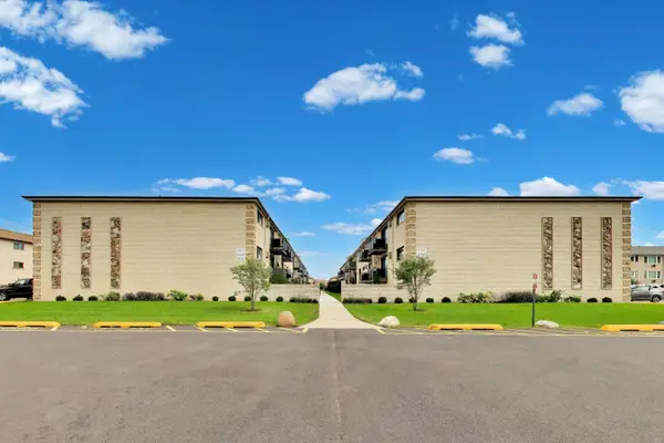 5101 N East River Road #1K, Chicago, IL 60656
