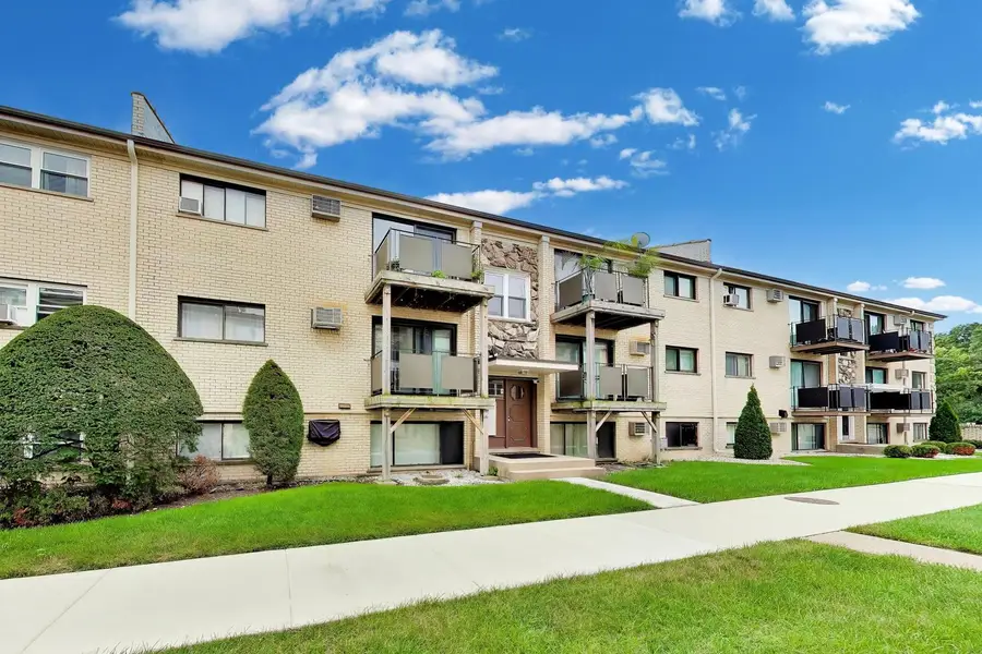 5101 N East River Road #1K, Chicago, IL 60656 - #2