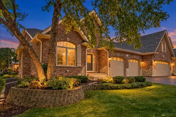 701 Kelly Court, Roselle, IL 60172