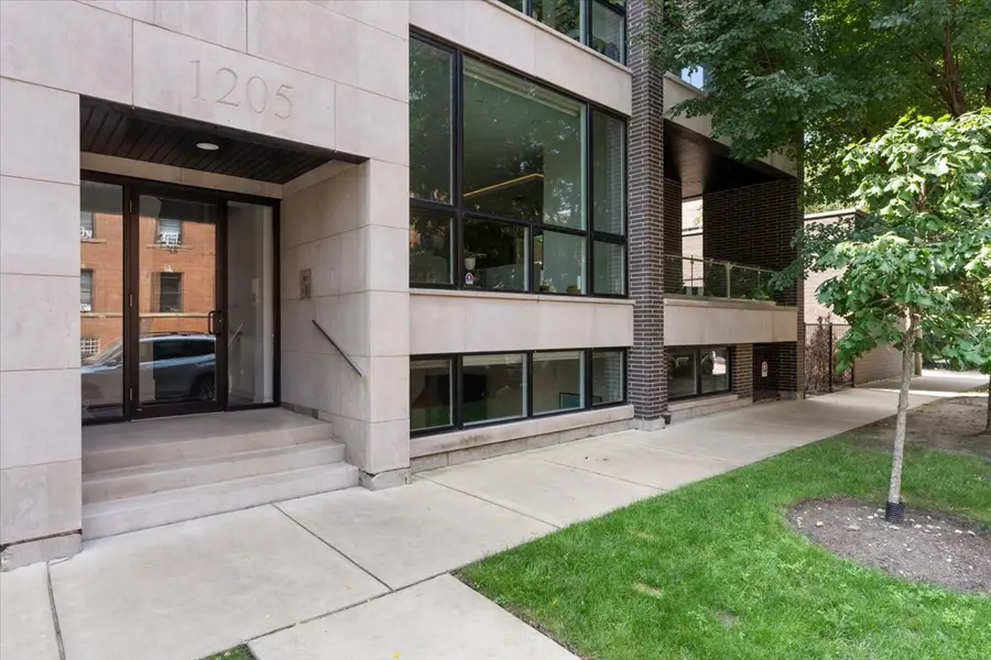 1205 W Montana Street #1W, Chicago, IL 60614 - #2