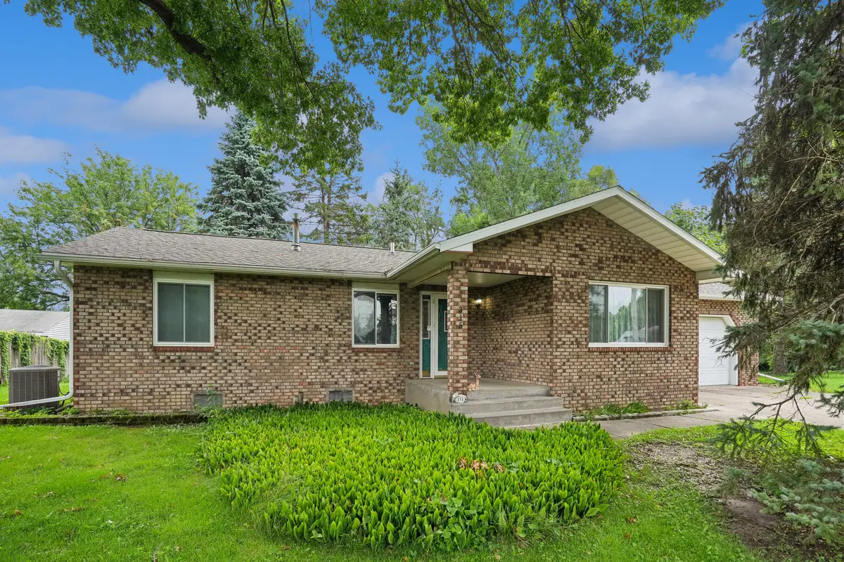 315 S Juniata Street, Blue Grass, IA 52726 - #1
