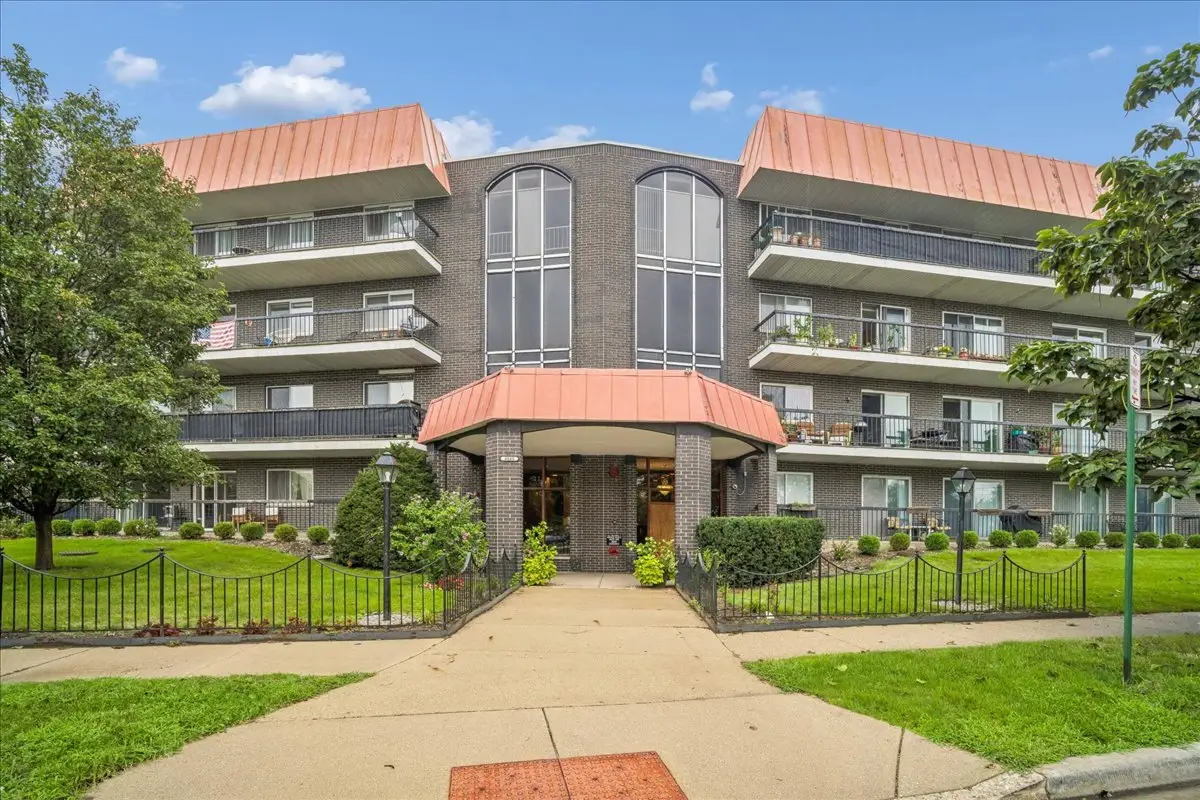 4840 Foster Street #103, Skokie, IL 60077 - #1