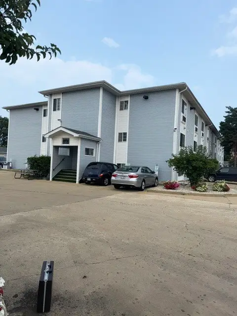3130 W Monroe Street #202, Waukegan, IL 60085