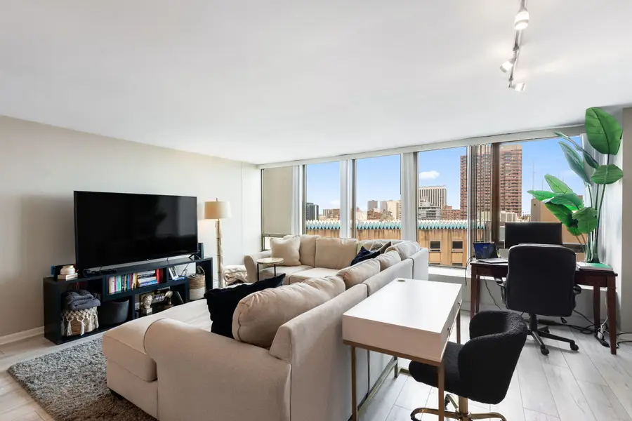 2800 N Lake Shore Drive #2015, Chicago, IL 60657 - #3