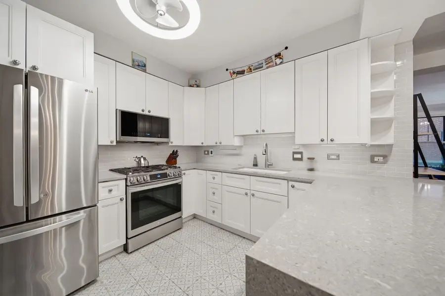 7639 N Eastlake Terrace #1D, Chicago, IL 60626 - #3
