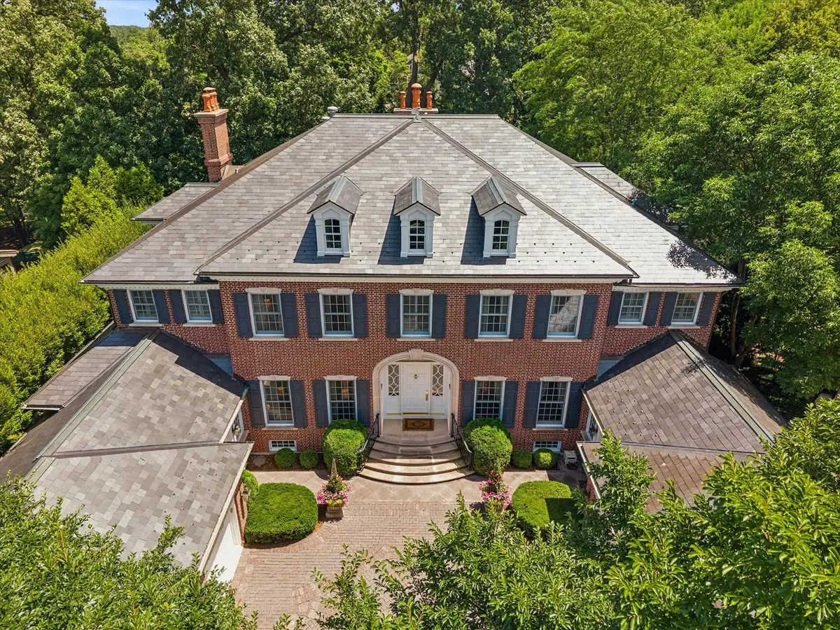 665 Plumtree Road, Glen Ellyn, IL 60137 - #1