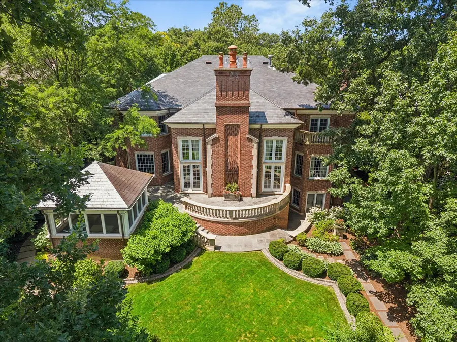 665 Plumtree Road, Glen Ellyn, IL 60137 - #3
