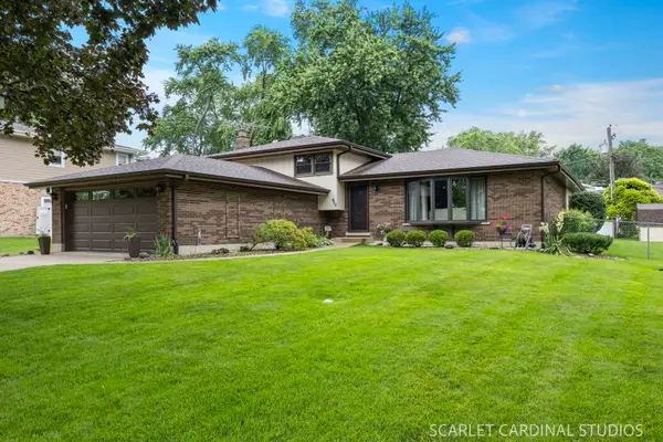 Address Withheld By Seller, Roselle, IL 60172