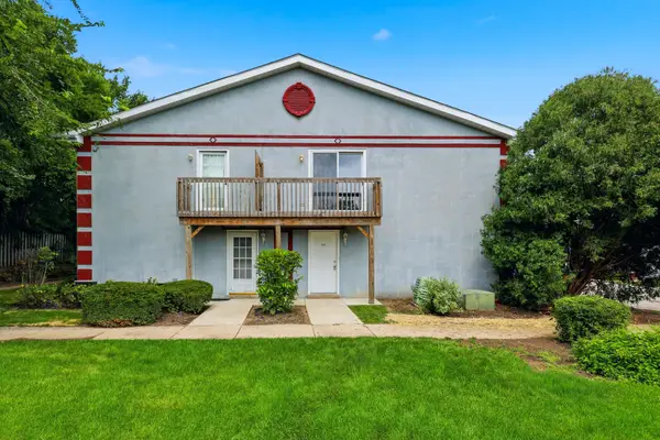 1141 Greenwood Circle #7F, Woodstock, IL 60098