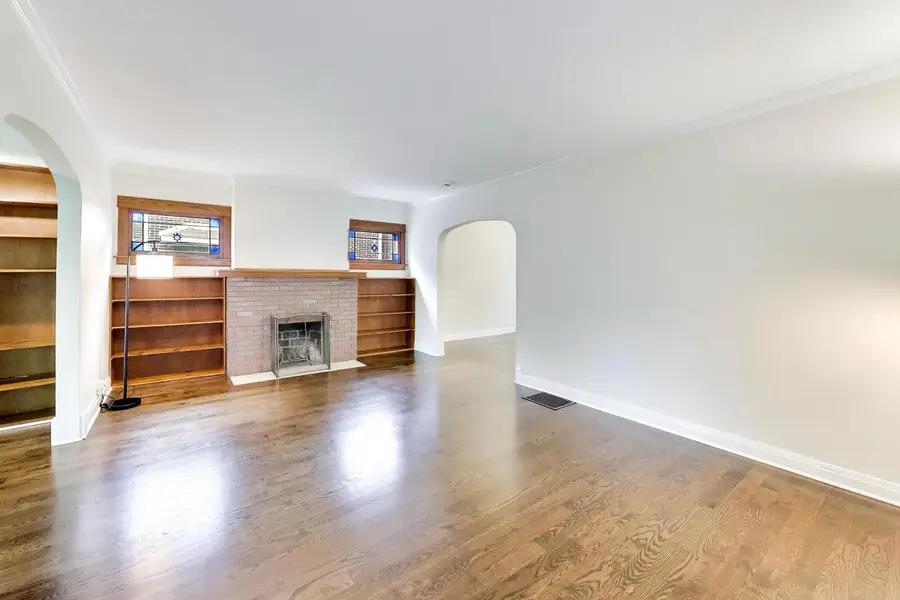 315 Douglas Avenue, Waukegan, IL 60085 - #3
