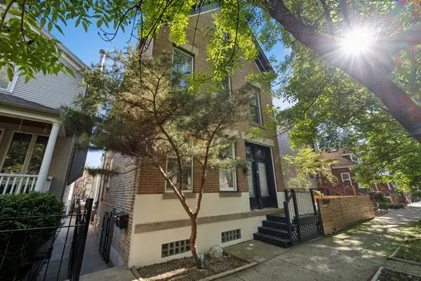 2307 W Melrose Street, Chicago, IL 60618