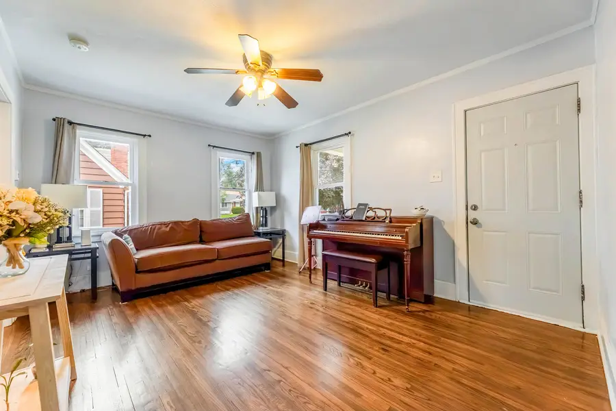 833 Douglas Avenue, Aurora, IL 60505 - #2