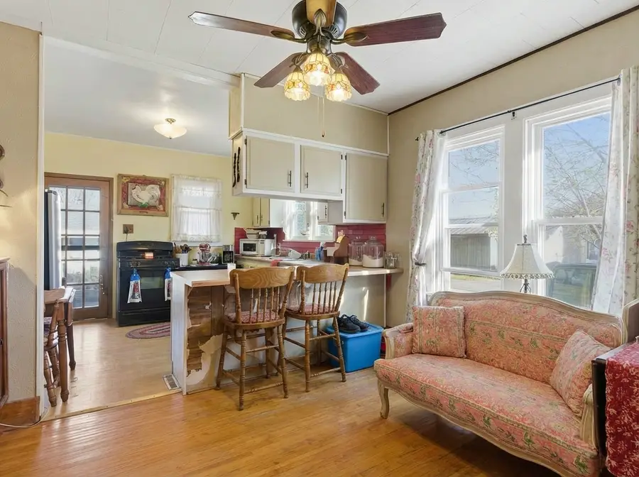 1306 Crosat Street, Lasalle, IL 61301 - #3
