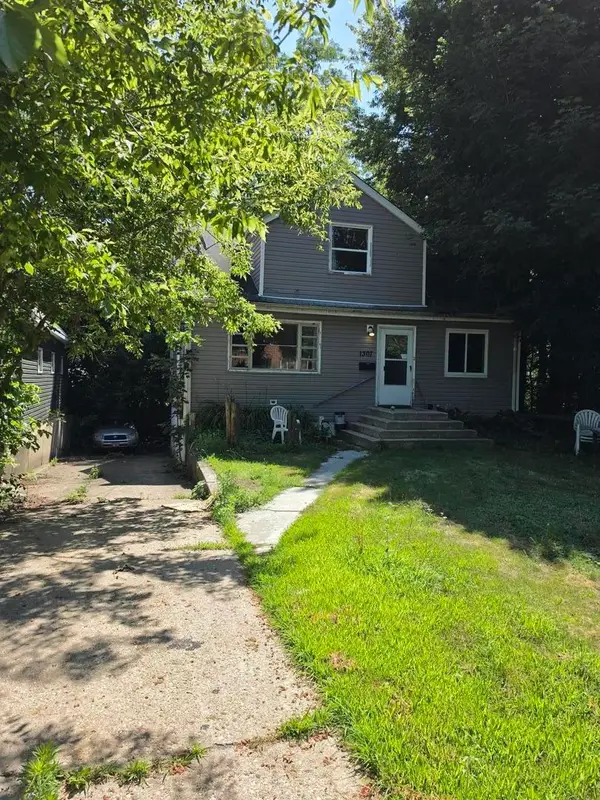 1307 Eastview Drive, Waukegan, IL 60085