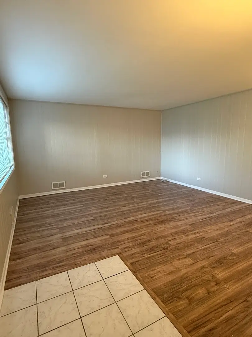 10806 S Komensky Avenue, Oak Lawn, IL 60453 - #2