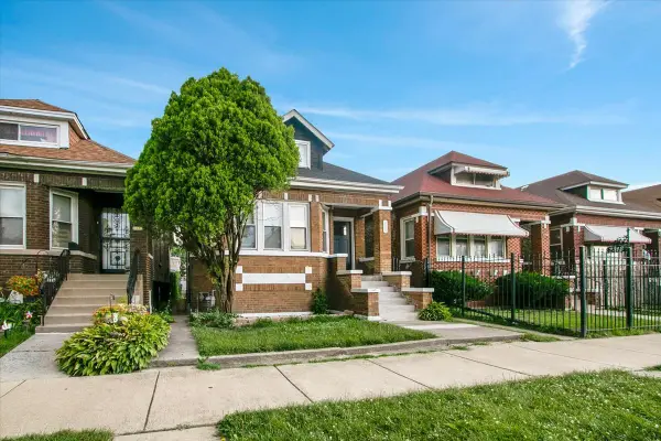 7320 S Oakley Avenue, Chicago, IL 60636