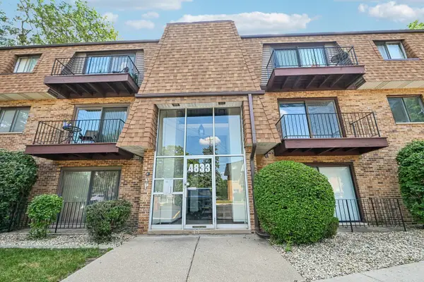4833 W 109th Street #203, Oak Lawn, IL 60453