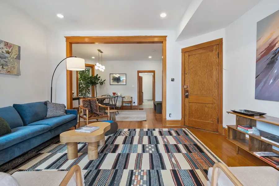 3052 N Kedzie Avenue #1F, Chicago, IL 60618 - #3