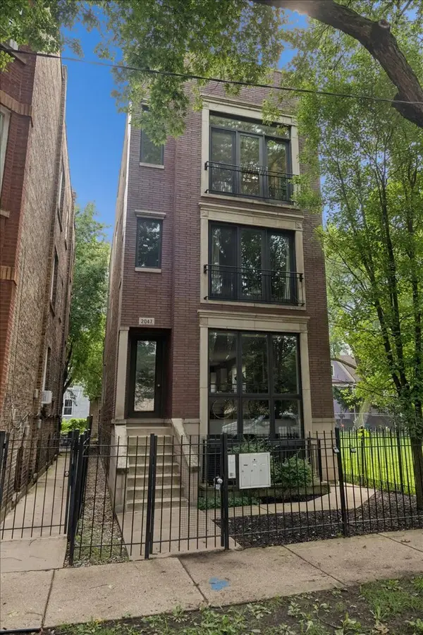 2047 N Mozart Street #3, Chicago, IL 60647