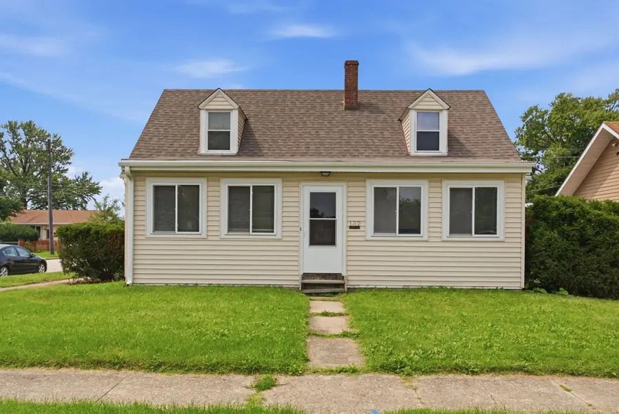 132 S Weston Avenue, Elgin, IL 60123 - #3