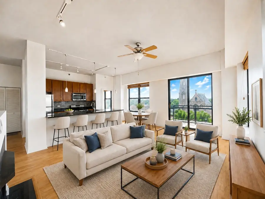 1122 W Catalpa Avenue #716, Chicago, IL 60640 - #2