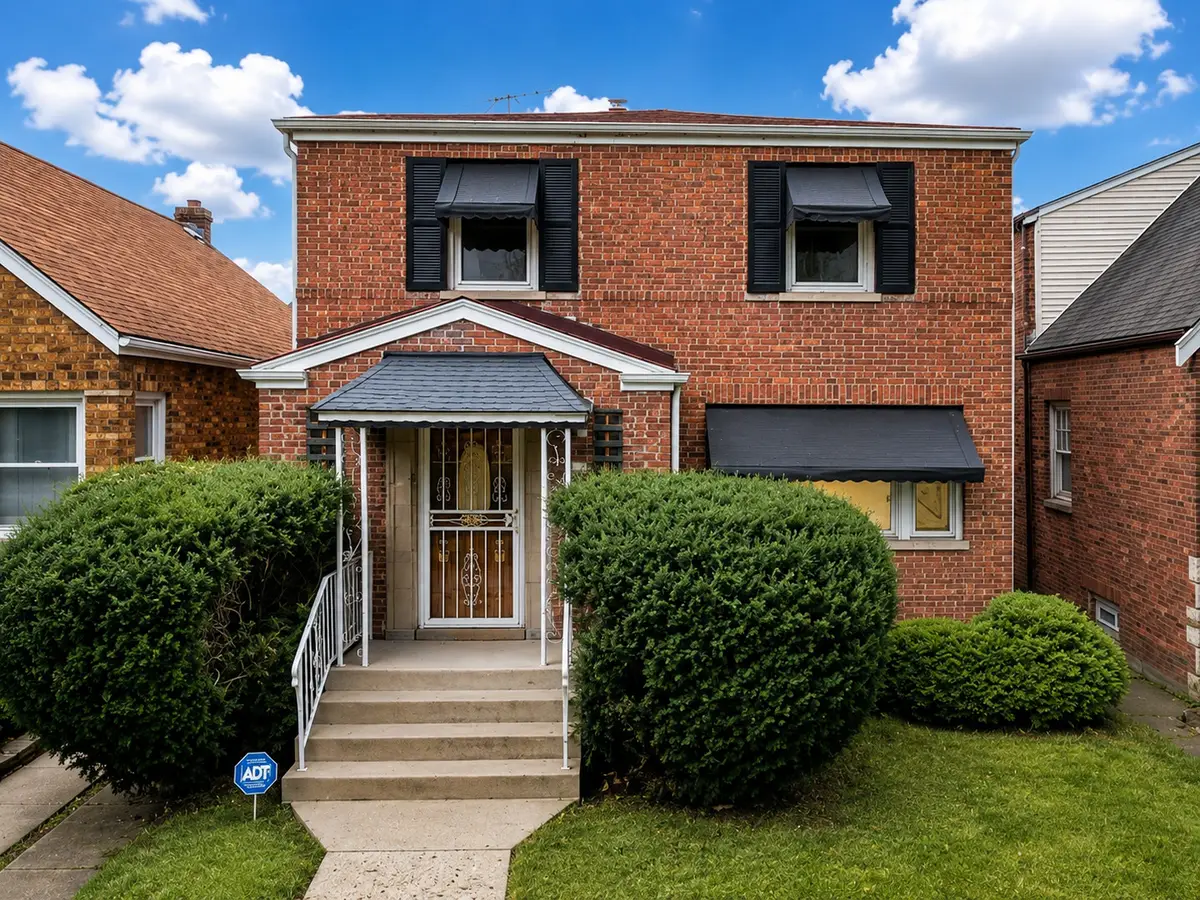 10231 S Rhodes Avenue, Chicago, IL 60628 - #1