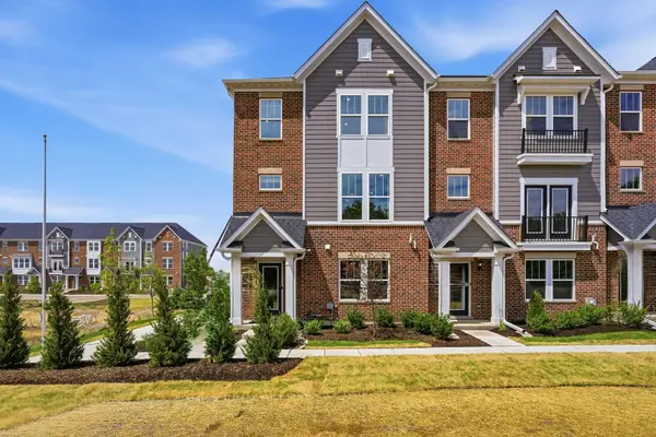256 Warren Lane #12651, Schaumburg, IL 60193