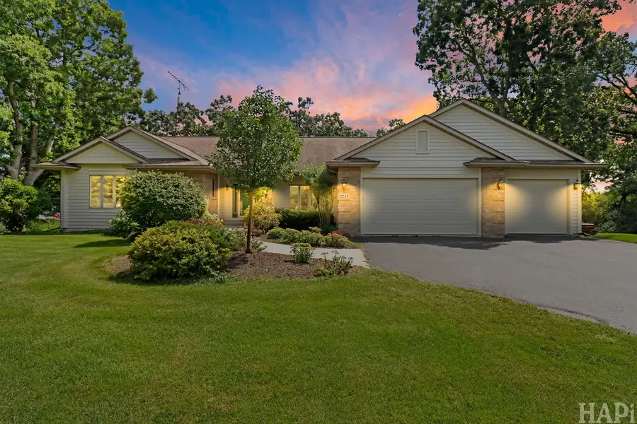 2215 N Elmkirk Park, McHenry, IL 60051 - #2