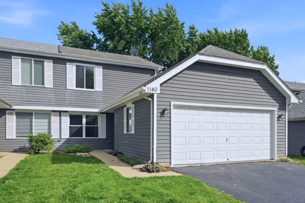 1140 Brunswick Lane, Aurora, IL 60504