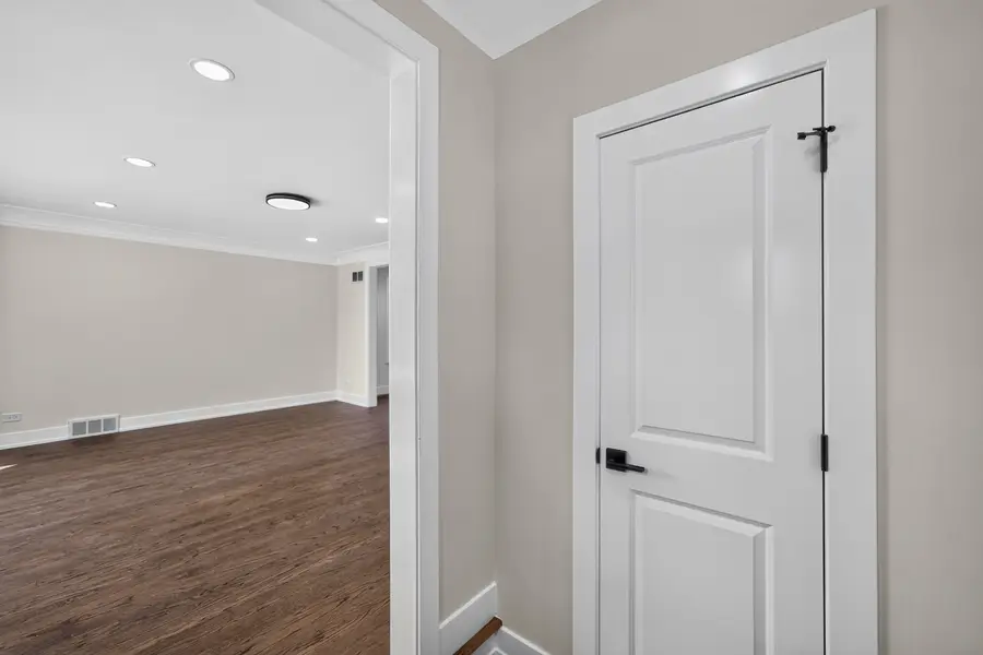 5852 W Newport Avenue, Chicago, IL 60634 - #3