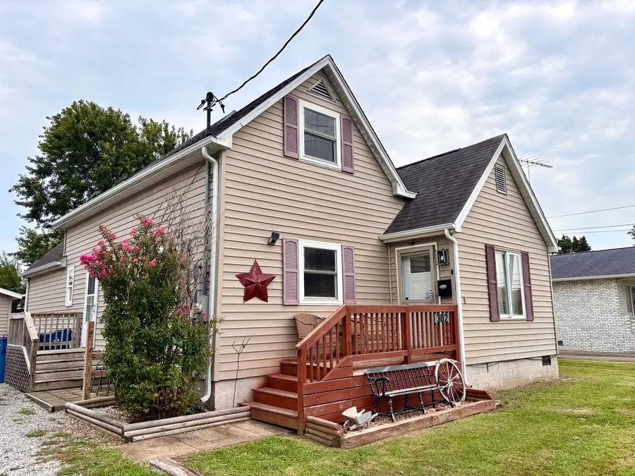 302 N Emma Street, Christopher, IL 62822 - #2