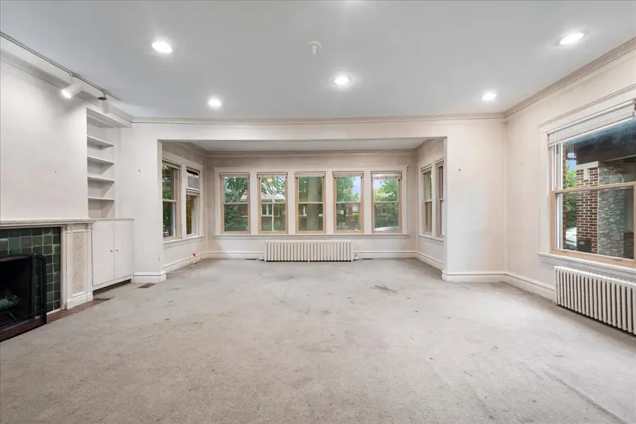 6520 N Fairfield Avenue, Chicago, IL 60645 - #3