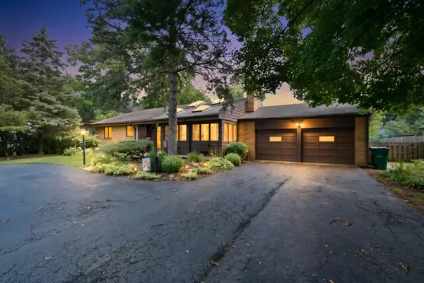 567 Happ Road, Northfield, IL 60093