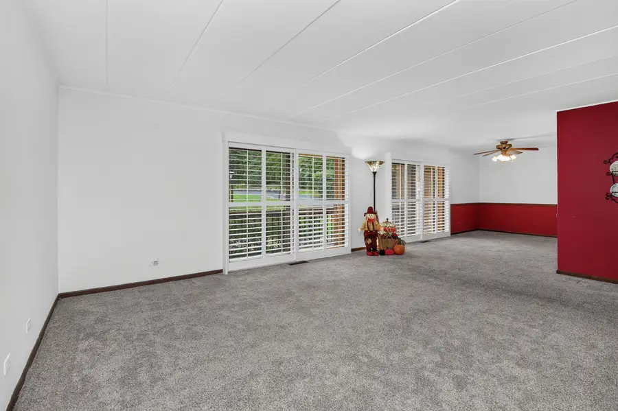 8090 Garfield Avenue #3-2, Burr Ridge, IL 60527 - #3
