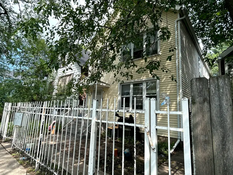 8329 S Buffalo Avenue, Chicago, IL 60617 - #3