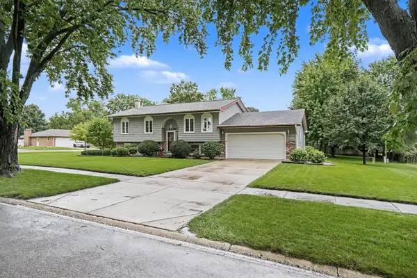 2070 Sapphire Lane, Aurora, IL 60506