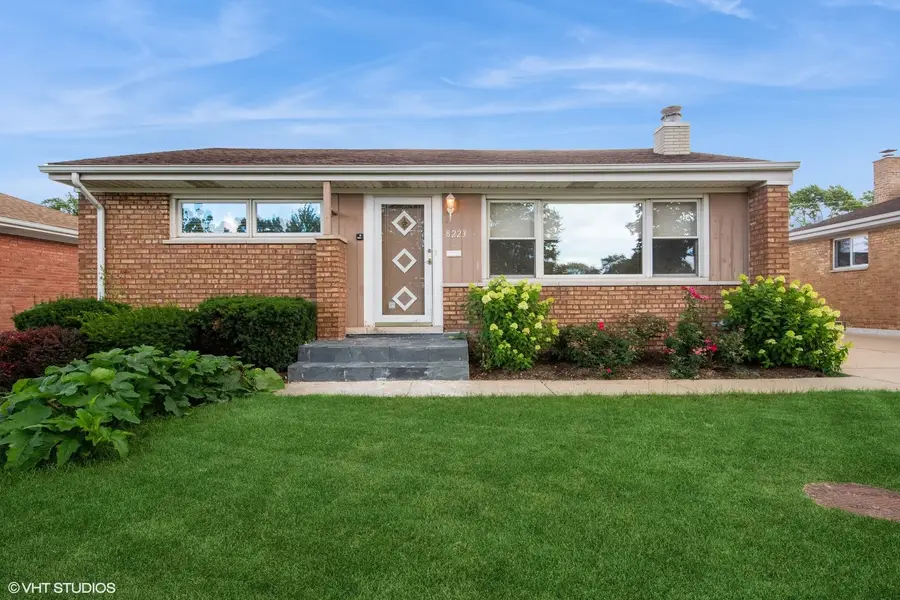 8223 N Washington Street, Niles, IL 60714 - #2