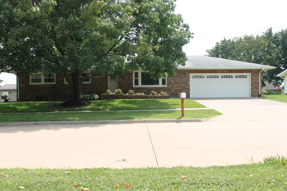 914 Cherry Drive, Geneseo, IL 61254 - #1