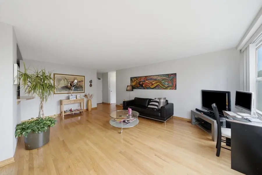 3900 N Lake Shore Drive #4B, Chicago, IL 60613 - #2
